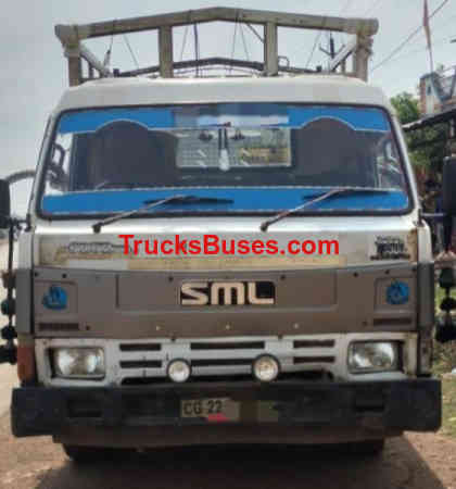 SML Isuzu Sartaj image 2