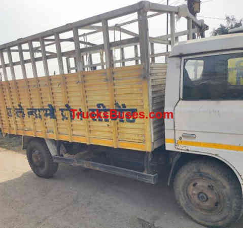SML Isuzu Sartaj image 2