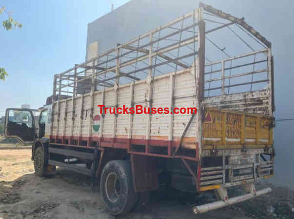 BharatBenz 1617 image 2