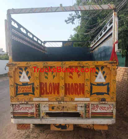 Mahindra Bolero Maxi Truck Plus Images