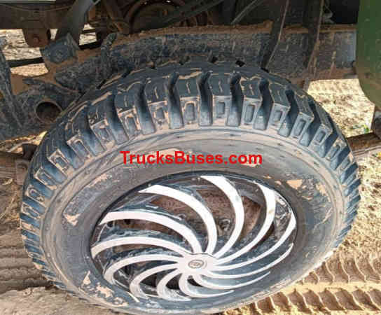 Mahindra Bolero Maxi Truck Plus Images