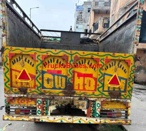 Mahindra Bolero Maxi Truck Plus Images