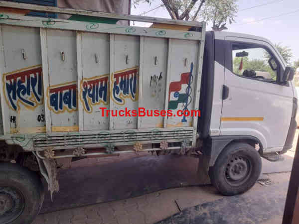Tata Intra V50 Images