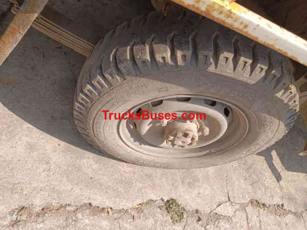 Mahindra Bolero Maxi Truck Images