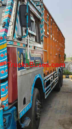 Ashok Leyland 2820 image 2