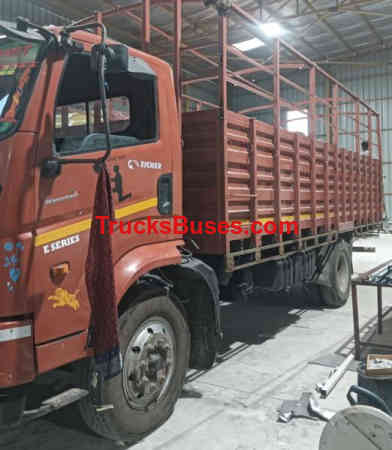 Eicher 2110 image 3