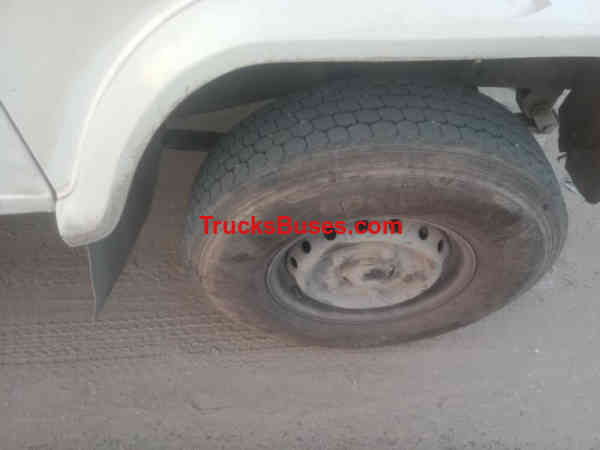 Mahindra Bolero Maxi Truck Images
