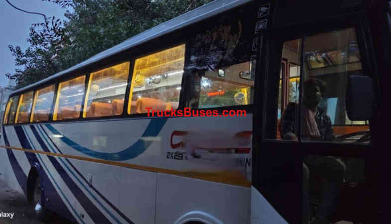 Ashok Leyland Viking image 2