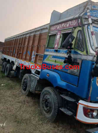 Ashok Leyland 4220 image 2