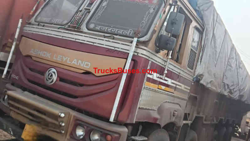 Ashok Leyland 4220 image 2
