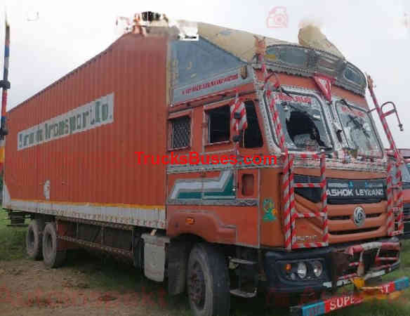 Ashok Leyland 2820 image 2