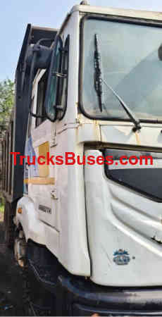 Ashok Leyland 2820 image 3