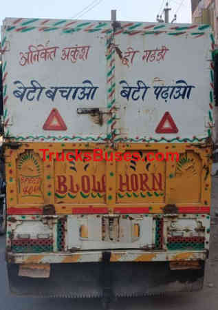 Mahindra Bolero Maxi Truck Images