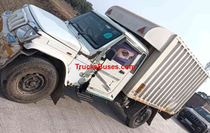 Mahindra Bolero Maxi Truck Images