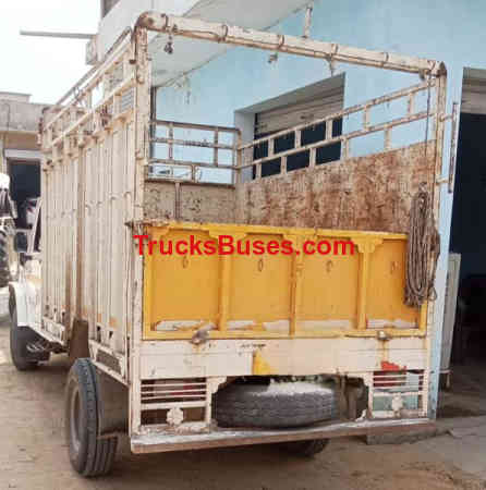 Mahindra Bolero Maxi Truck Images