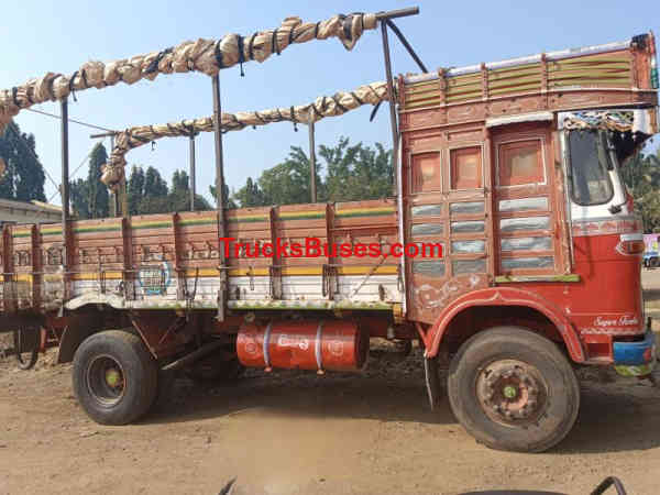 Tata 1613 image 2