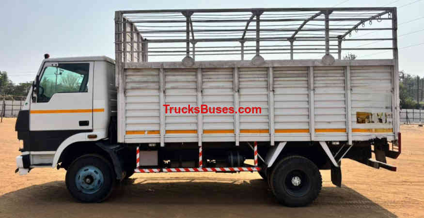 Tata 709 image 3