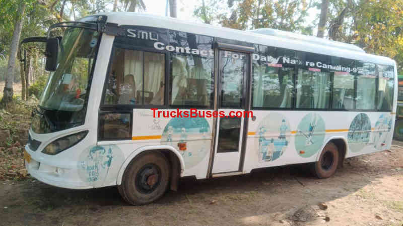 SML Isuzu Executive image 2