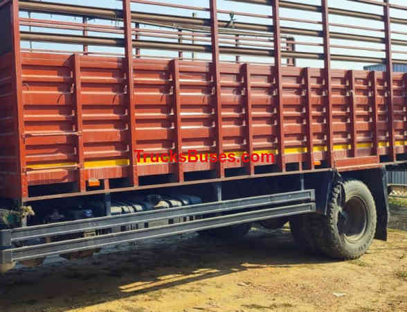 Eicher 3018 image 3
