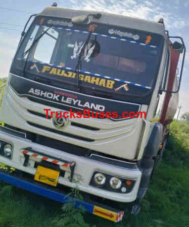 Ashok Leyland 4825 image 2