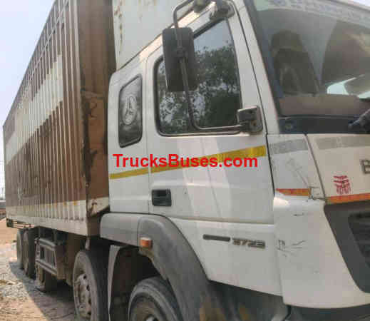 BharatBenz 4928 image 2