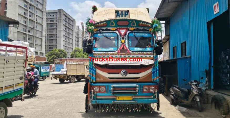 Ashok Leyland 2820 image 2
