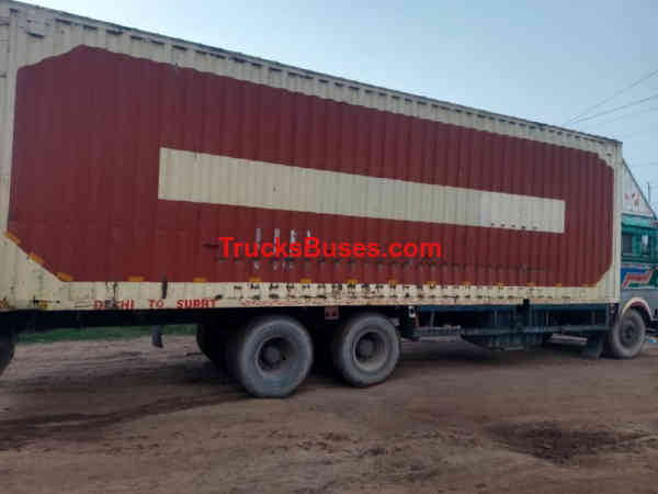 Ashok Leyland 2820 image 3