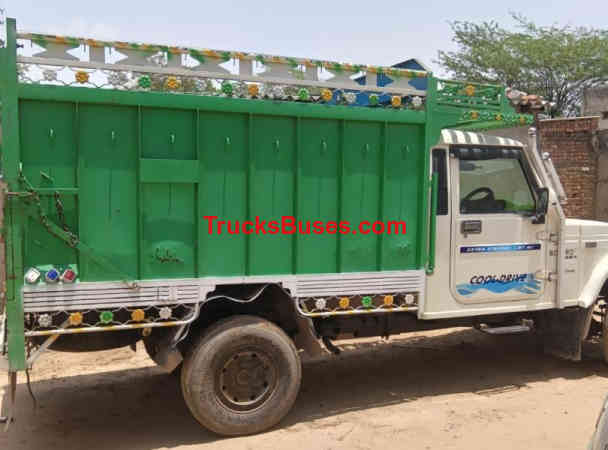 Mahindra Bolero Pickup image 2
