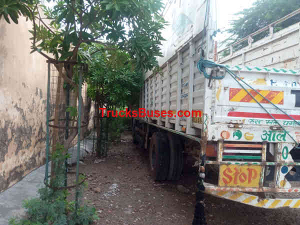 Tata Ultra 1518 Images