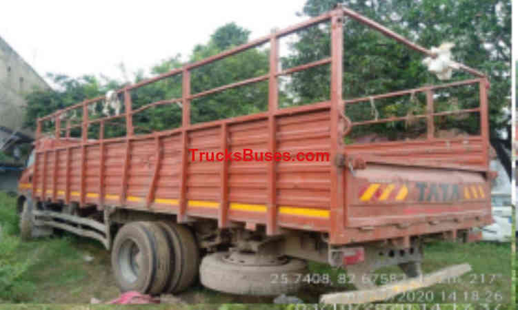 Tata Ultra 1518 Images