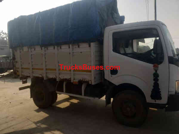 Ashok Leyland Partner 6 Tyre Images