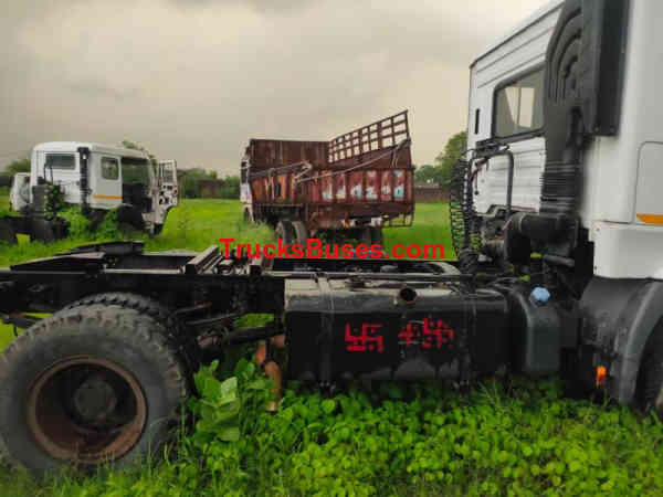 Mahindra Blazo 40 Images