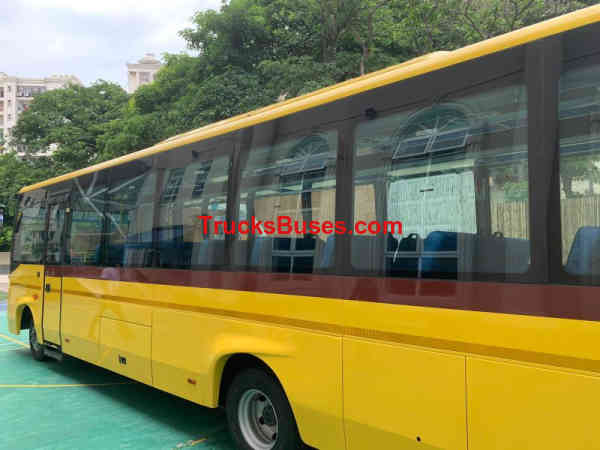 BharatBenz 917 image 3