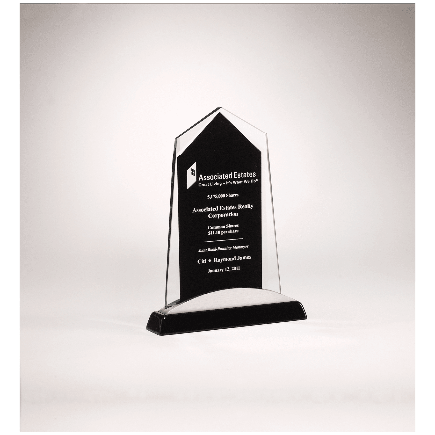 6 5/8" x 8 7/8" Apex Series Glass Award, Black Piano Finish Base with Silver Aluminum Accent