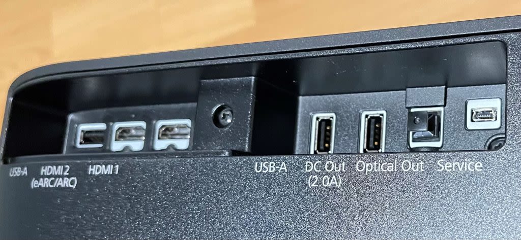 EPSON EH-LS650B connections