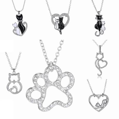 Lovely Cat Paw Black White 2 cat On Heart Crystal Pendant Necklace For Women Girl Best Friend Gift Small Cat Jewelry