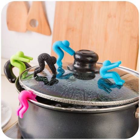 Totally 4 PC Small People Shaped Lid Insert Candy Color Inserts Creative Useful Mobile Phone Rubber Stands Convenient Cookware