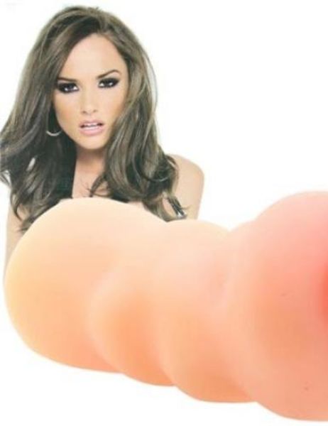 tori-black-masturbator-vagina(3395)