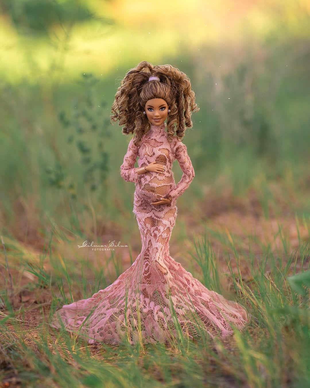 Fotógrafo faz ensaio de Barbie grávida e encanta a internet