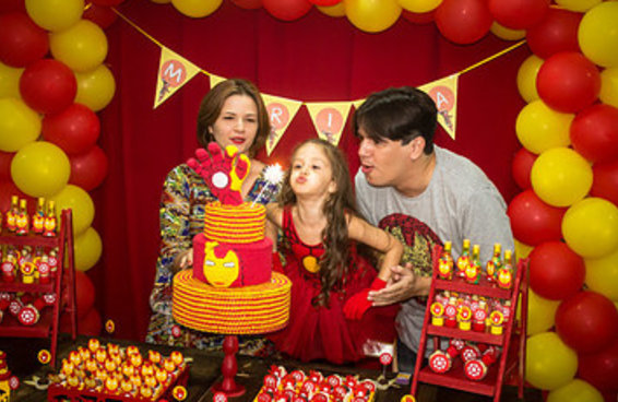 Uma menininha pediu uma festa de aniversário do "Homem de Ferro" para os pais e foi incrível