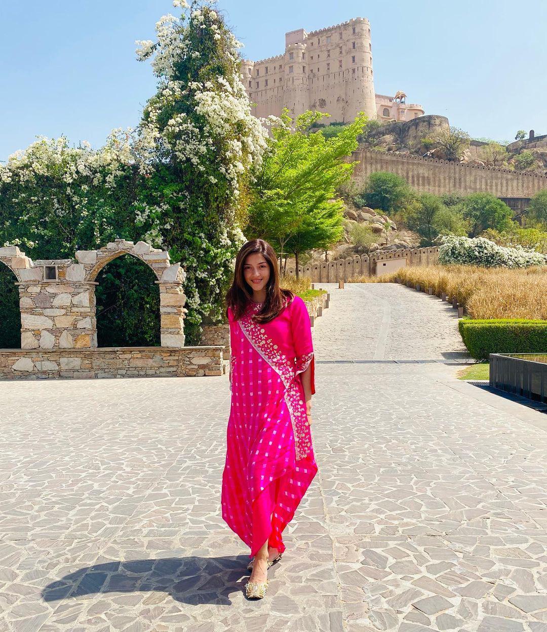 Mehreen Pirzadaa in Pink City
