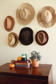 Hats used to decorate wall Wall with hats for decor