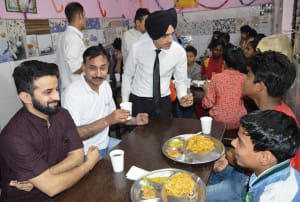 radisson-blu-paschim-vihar-team-celebrated-raksha-bandhan-with-balvihar-orphanage-2