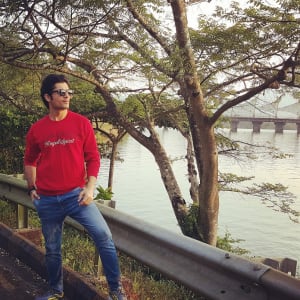ssharad-malhotraa-in-scenic-backdrop