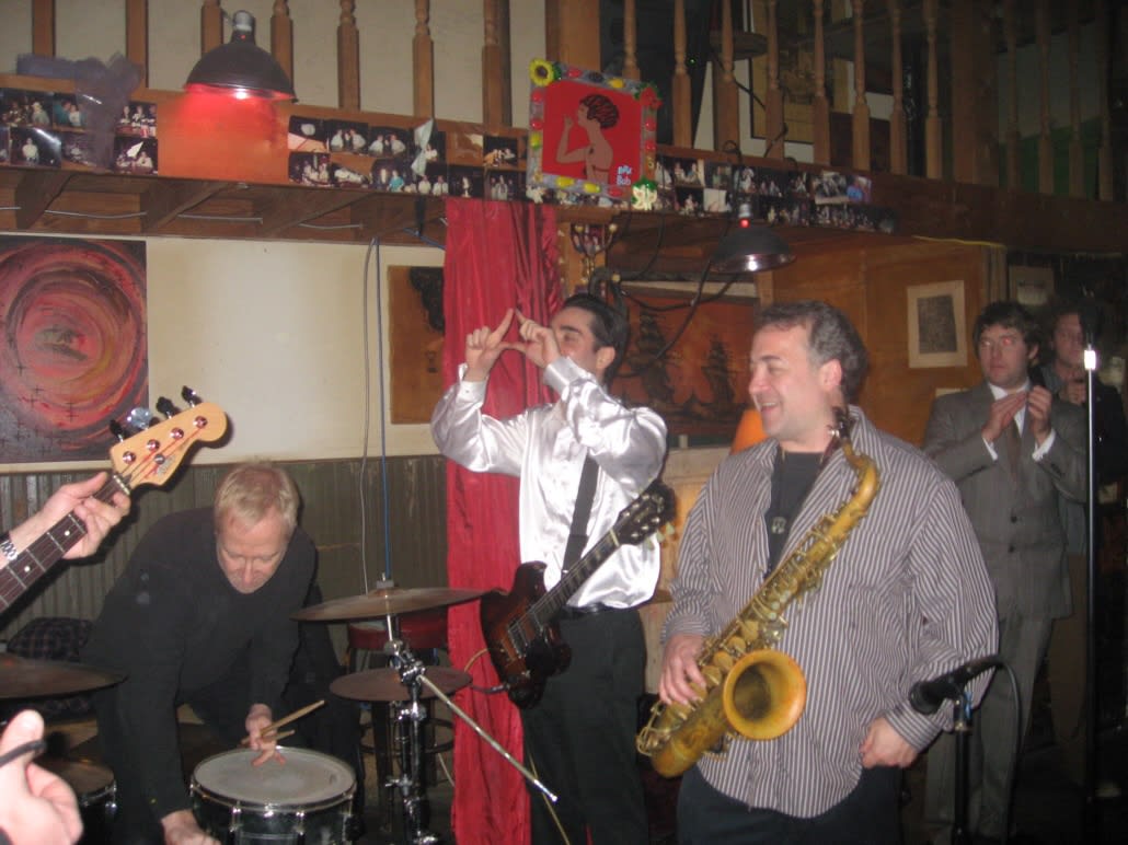Chan pointing out to a hastily assembled and unrehearsed Jimmy and The Wolfpack that the key of the next brilliant tune is A. January 21, 2008.