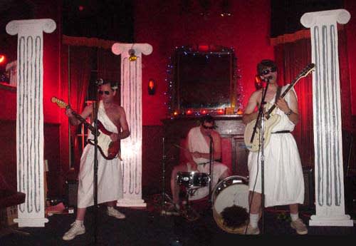 MAXIMVS! at Circle Bar, June 22, 2004. MAXIMVS! at Circle Bar, June 22, 2004.