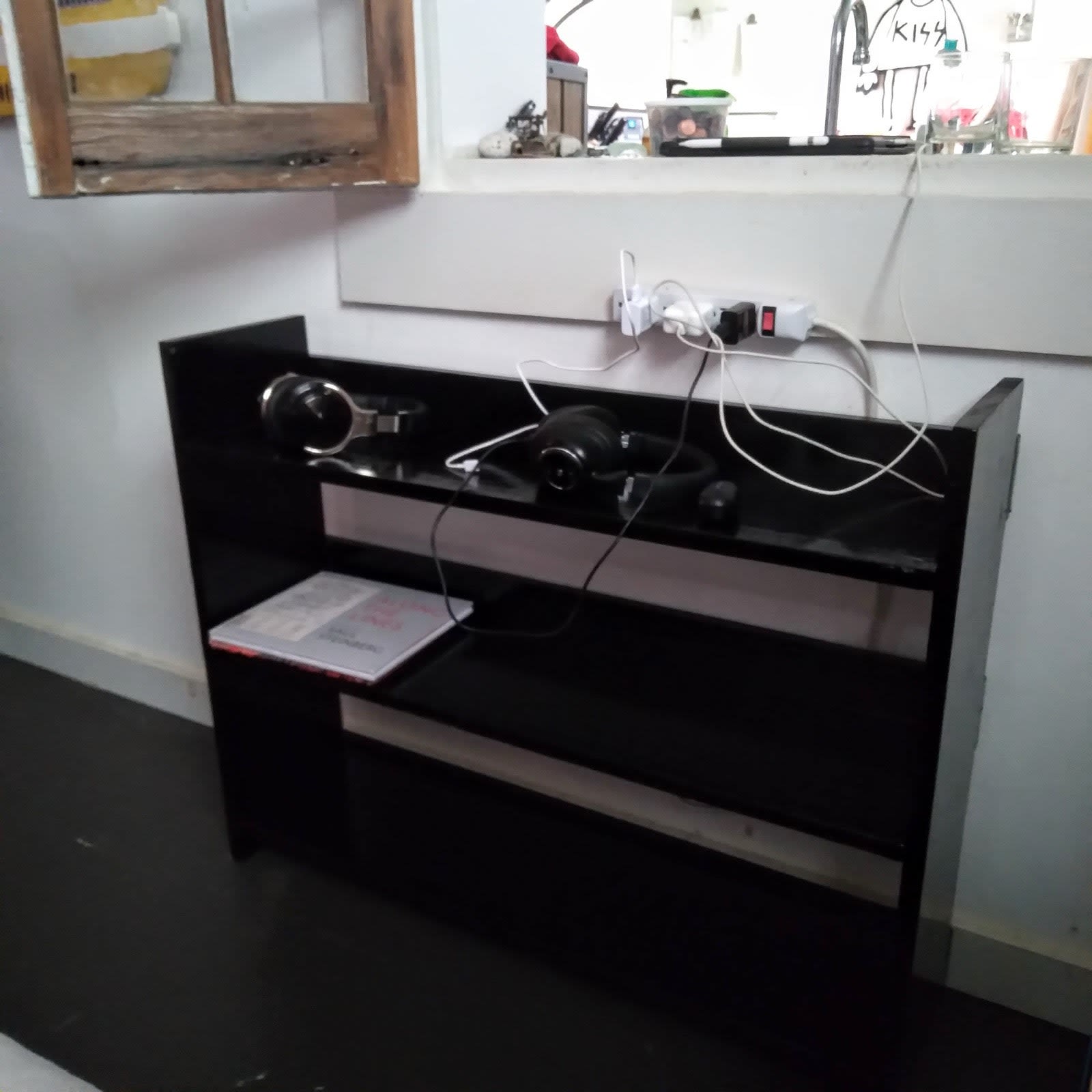 I made some shelves.