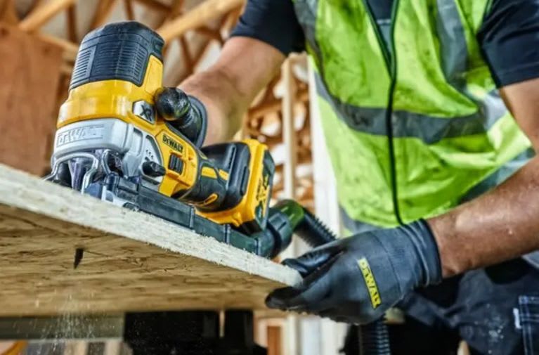 767x505-dewalt-stiksav