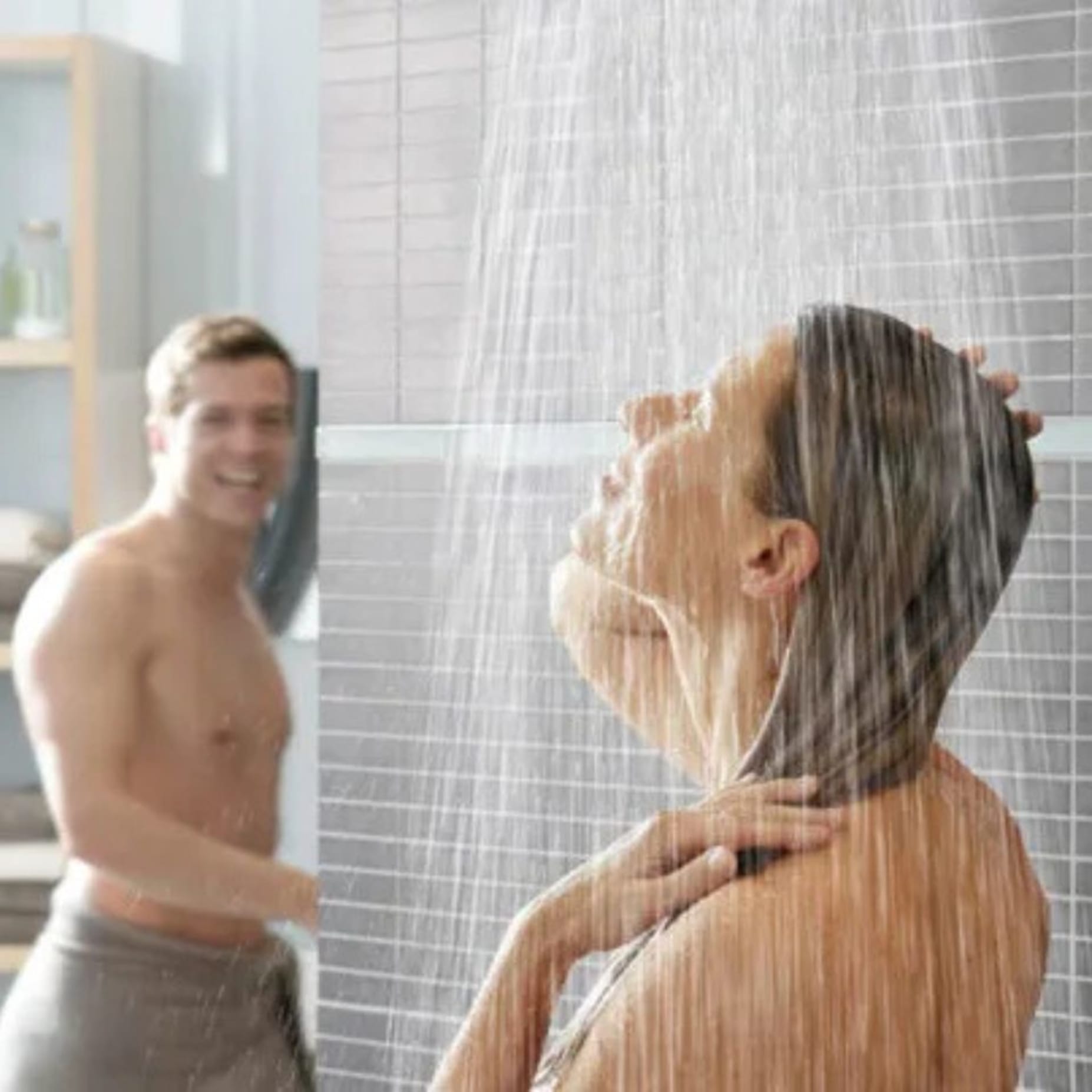 Er det farlig å dusje rett på flisene?