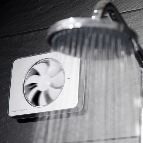 Sådan fikser du en støvet badeværelsesventilator